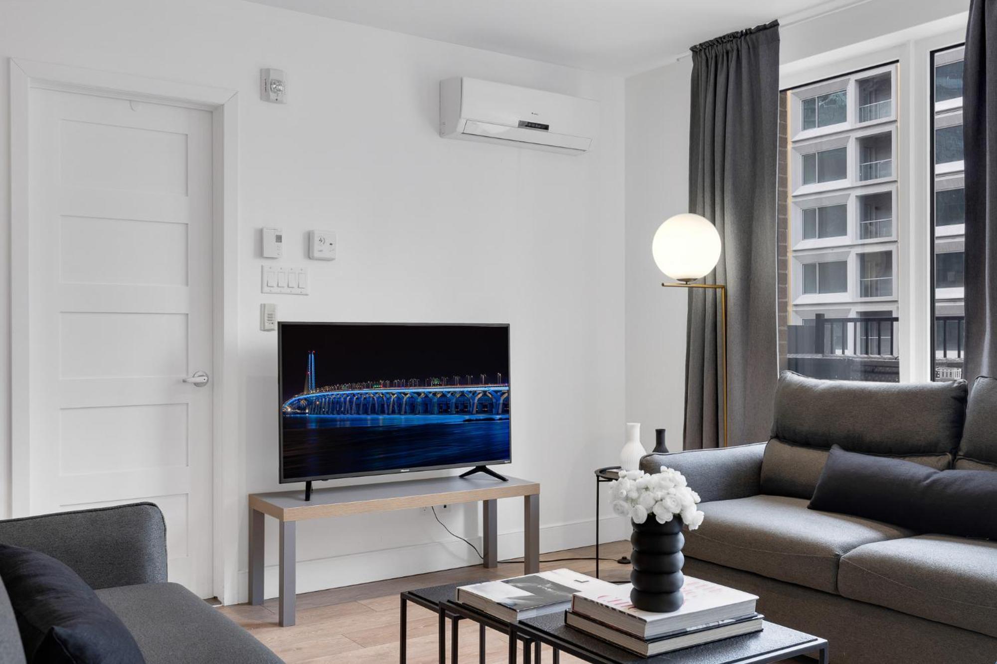 Liv Mtl Downtown Apart otel Montréal Dış mekan fotoğraf